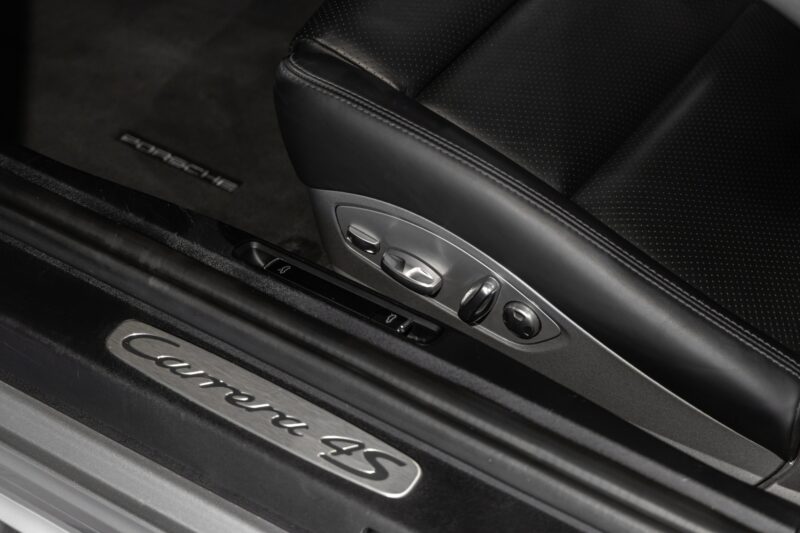 Tableau de bord – PORSCHE – 911 991.2 Carrera 4s – 2016 – Gris Argent GT – 45 900 km – 420 ch – Flat 6 bi-turbo – Transmission : Séquentielle – Origine Allemagne – Privaty Cars – Rachat express de supercars et hypercars entre Bordeaux et Nantes