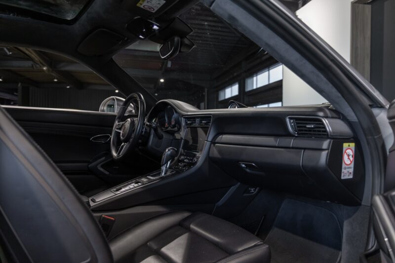 Tableau de bord – PORSCHE – 911 991.2 Carrera 4s – 2016 – Gris Argent GT – 45 900 km – 420 ch – Flat 6 bi-turbo – Transmission : Séquentielle – Origine Allemagne – Privaty Cars – Rachat de Porsche et Ferrari d’occasion à 2 heures de Paris en TGV