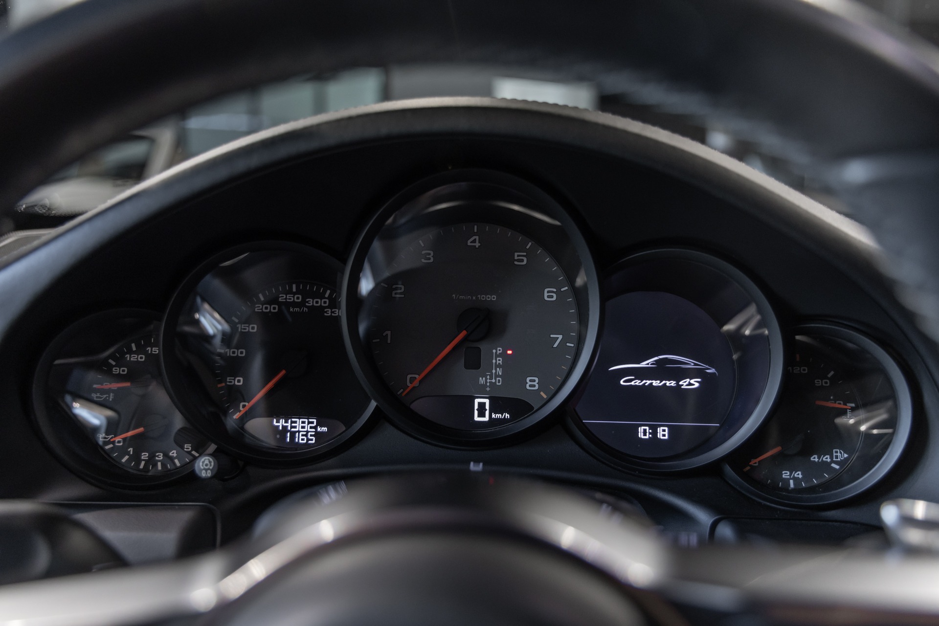 Volant – PORSCHE – 911 991.2 Carrera 4s – 2016 – Gris Argent GT – 45 900 km – 420 ch – Flat 6 bi-turbo – Transmission : Séquentielle – Origine Allemagne – Privaty Cars – Reprise de voitures de sport et collection dans l’Ouest de la France