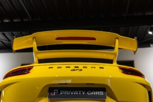 Carrosserie – PORSCHE – Porsche 911 991.2 GT3 – 2018 – Jaune Racing – 16 300 km – 500 ch – FLAT 6 Atmo – Transmission : Manuelle – Origine Suède – Privaty Cars – Achat et vente de voitures de luxe d’occasion proche de Nantes