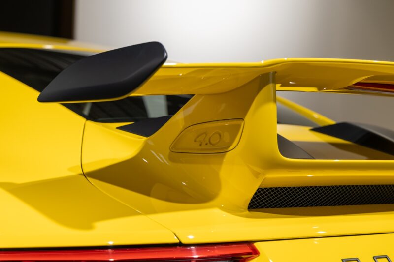 Carrosserie – PORSCHE – Porsche 911 991.2 GT3 – 2018 – Jaune Racing – 16 300 km – 500 ch – FLAT 6 Atmo – Transmission : Manuelle – Origine Suède – Privaty Cars – Dépôt-vente de véhicules PORSCHE proche de Nantes