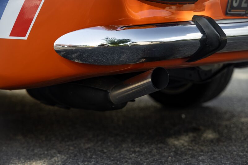 Échappement en acier inoxydable – ALPINE – A110 1300 Berlinette – 1970 – Orange Acropolis – 25 900 km – 102 ch – 4 cylindres en ligne 1.3l atmo – Transmission : Manuelle – Origine France – Privaty Cars – Expert des modèles ALPINE près de Niort