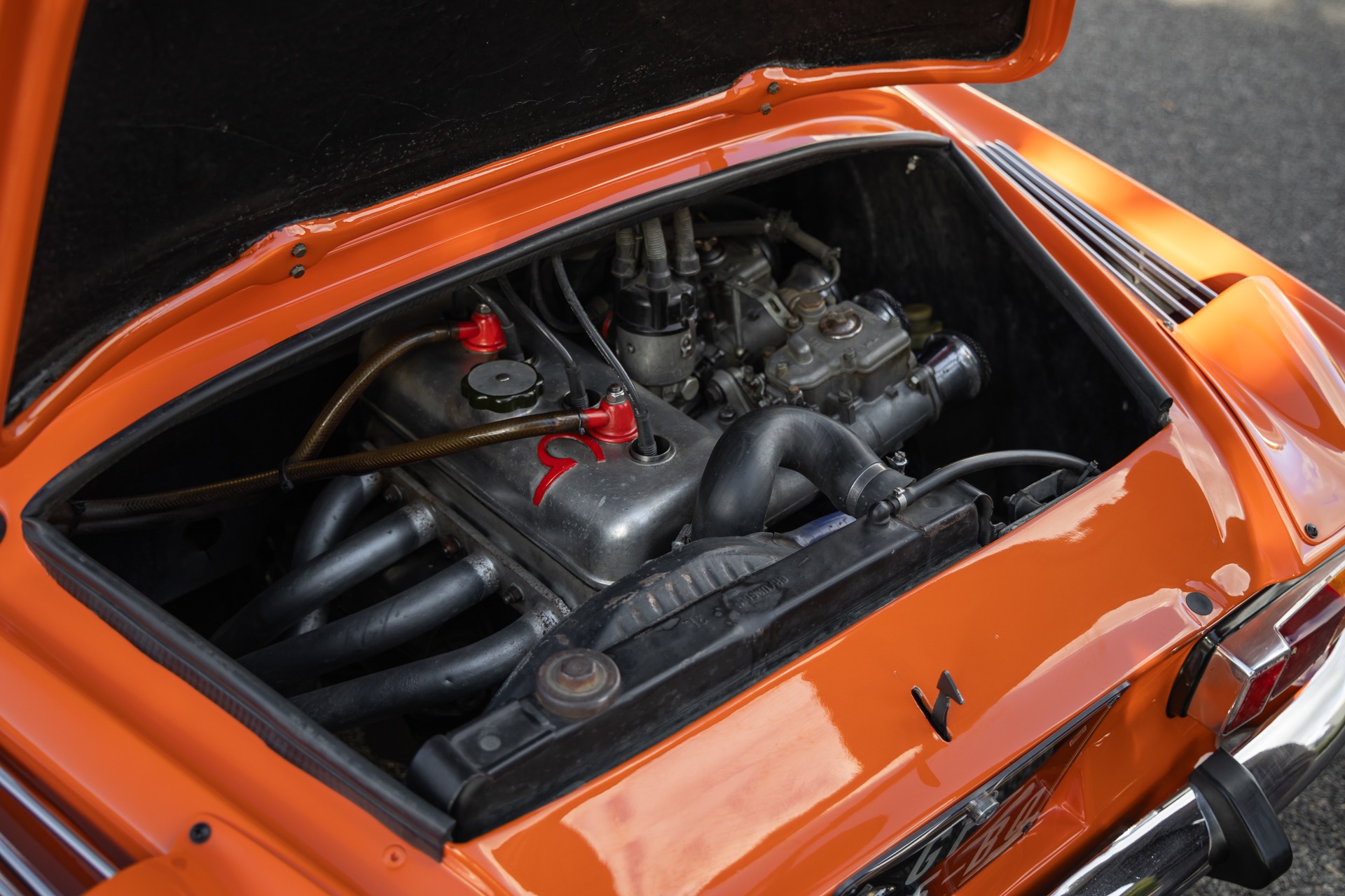 Moteur – ALPINE – A110 1300 Berlinette – 1970 – Orange Acropolis – 25 900 km – 102 ch – 4 cylindres en ligne 1.3l atmo – Transmission : Manuelle – Origine France – Privaty Cars – Rachat cash de voitures de sport d’occasion près de Poitiers