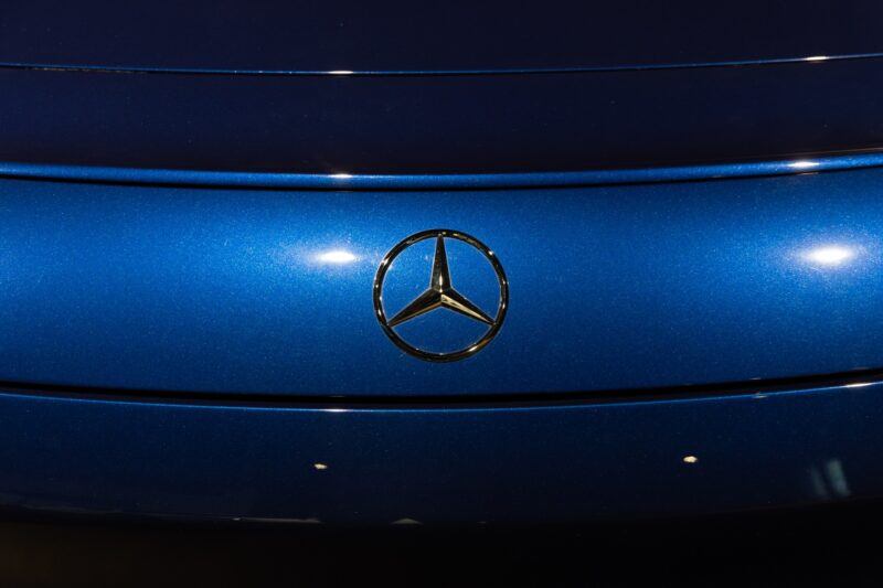 Logo étoilé sur carrosserie brillante – MERCEDES – AMG GT – 2016 – Brilliant Blue Metallic – 29 900 km – 460-2 ch – V8 bi-turbo – Transmission : Sequentielle – Origine Allemagne – Privaty Cars – Courtage automobile MERCEDES dans l’Ouest de la France