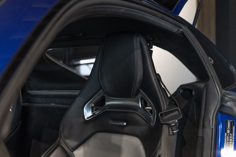 Sièges baquets en cuir – MERCEDES – AMG GT – 2016 – Brilliant Blue Metallic – 29 900 km – 460-2 ch – V8 bi-turbo – Transmission : Sequentielle – Origine Allemagne – Privaty Cars – Rachat de Porsche et Ferrari d’occasion dans l’Ouest de la France