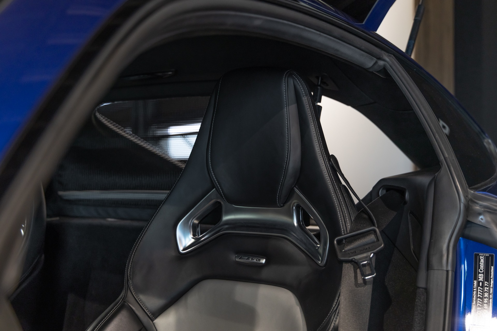 Sièges baquets en cuir – MERCEDES – AMG GT – 2016 – Brilliant Blue Metallic – 29 900 km – 460-2 ch – V8 bi-turbo – Transmission : Sequentielle – Origine Allemagne – Privaty Cars – Rachat de Porsche et Ferrari d’occasion dans l’Ouest de la France