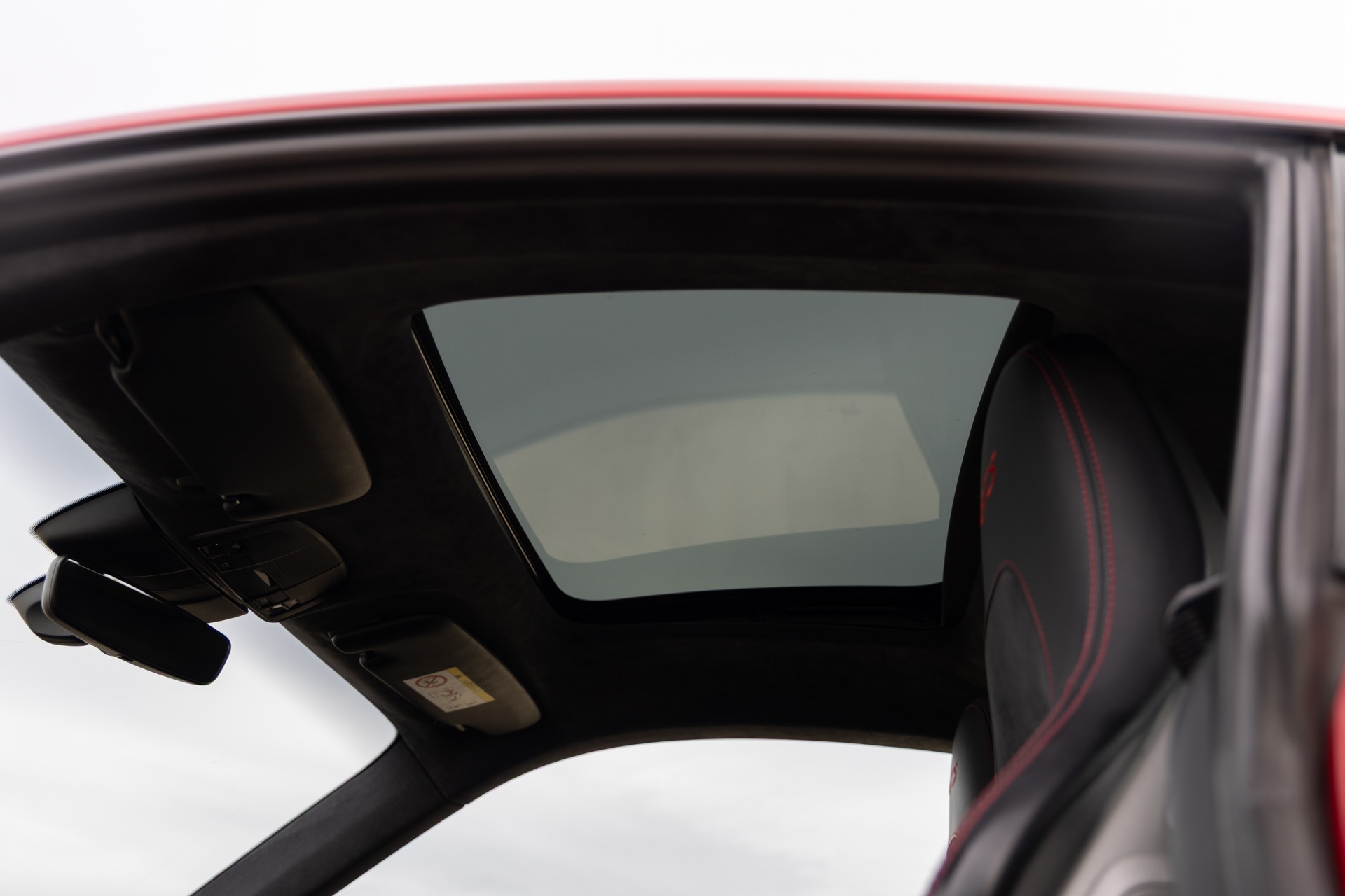 Toit ouvrant panoramique – PORSCHE – 911 991.2 GTS – 2017 – Rouge Carmin – 100 900 km – 450 ch – Flat 6 bi-turbo – Transmission : Sequentielle – Origine France – Privaty Cars – Achat et vente de supercars d’occasion en Nouvelle-Aquitaine