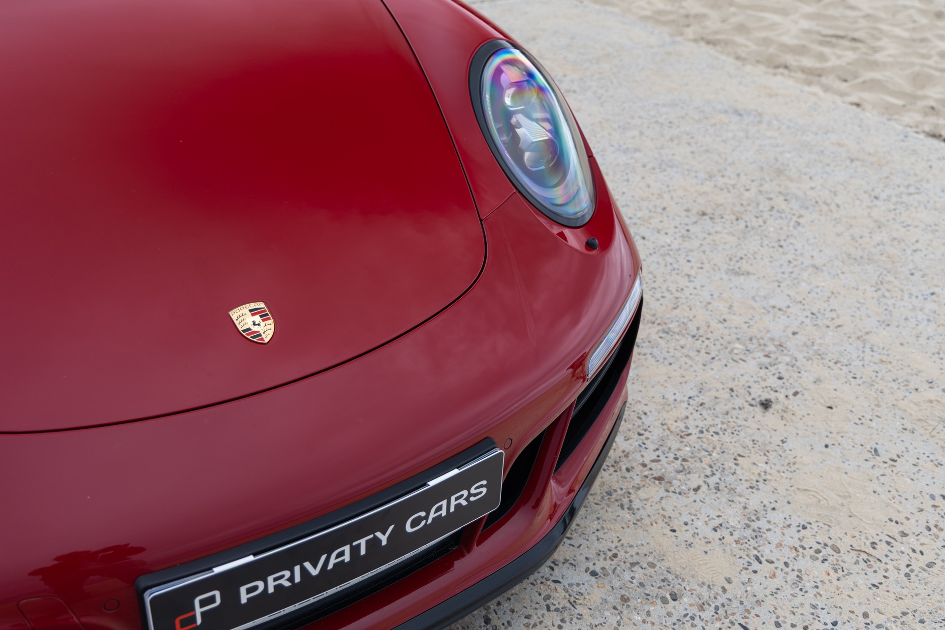 À vendre – PORSCHE – 911 991.2 GTS – 2017 – Rouge Carmin – 100 900 km – 450 ch – Flat 6 bi-turbo – Transmission : Sequentielle – Vue principale – Origine France – Privaty Cars – Vente de véhicules d’investissement et de collection près de Niort